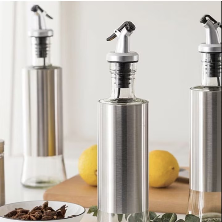 Oliviera Din Sticla Pentru Ulei Si Otet, Capacitate 300 Ml, Dimensiune 25,5x6,5 Cm, Culoare Argintie
