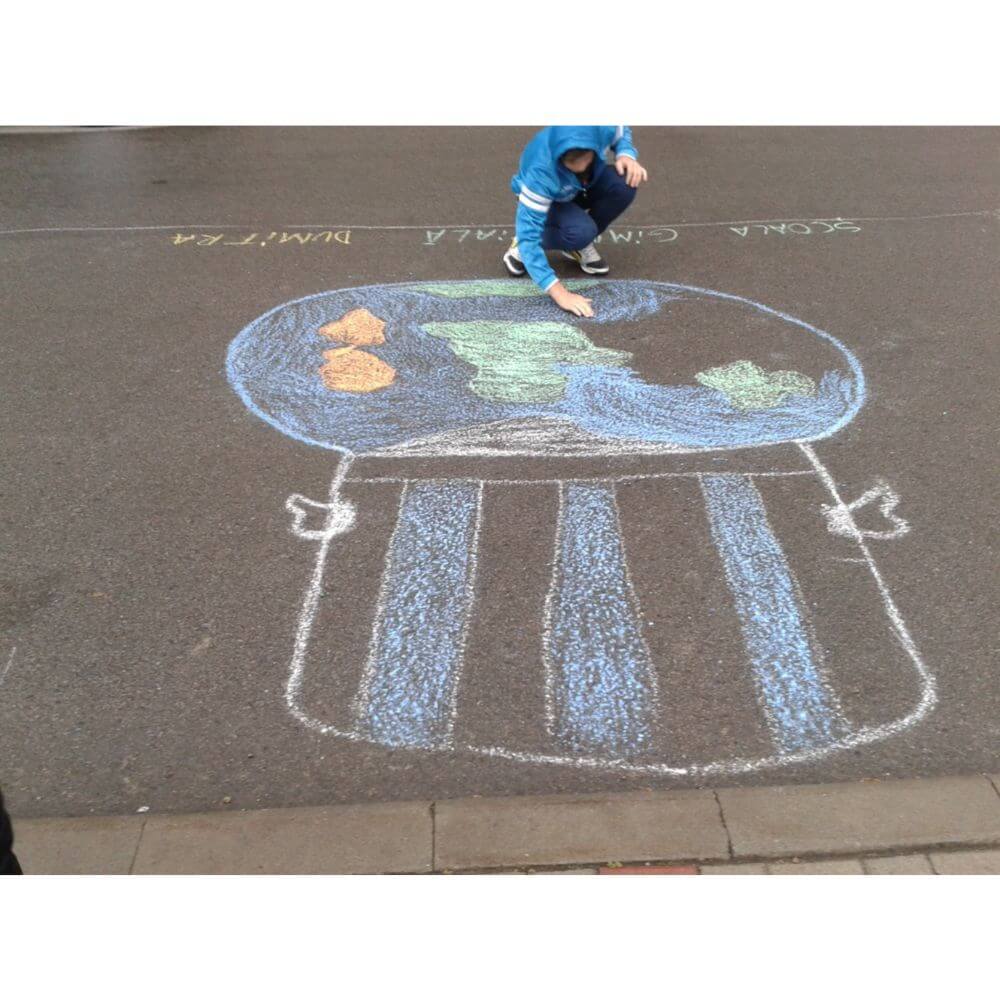 Set 20 Bucati Creta Rotunda Colorata Ecada, Ambalare Tip Galeata, Creta Colorata, Creta Baton, Set Creta Colorata, Creta Asfalt, Creta pentru Desene Asfalt, Creta pentru Scoala, Set Crete, Crete Colorate, Creta Color Rotunda