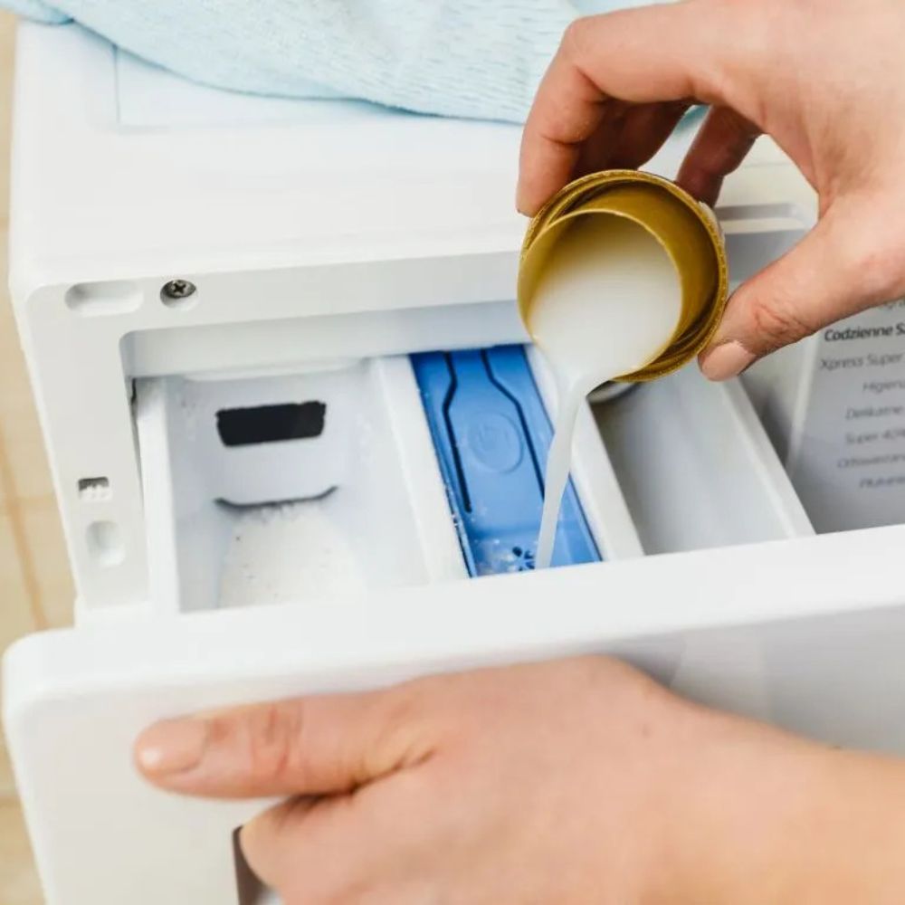 Balsam Rufe Coccolino Silk Lilly, 1.8 L