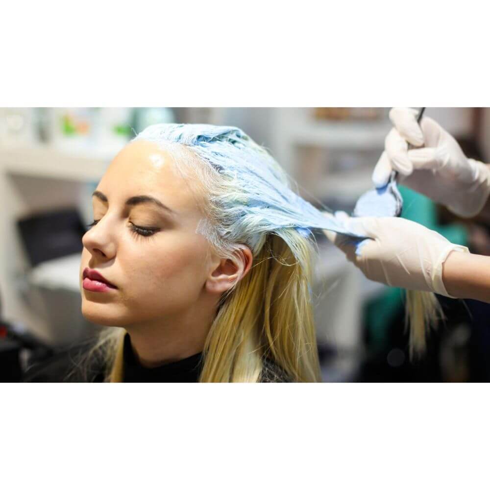 Vopsea de Par Permanenta PALETTE Intensive Color Cream E20, 110 ml, Blond Foarte Deschis, Vopsea de Par PALETTE, Vopsea de Par Blond Deschis, Vopsea Nuanta Blond, Produse de Ingrijire a Parului, Vopsea Blond Deschis Colorare Par