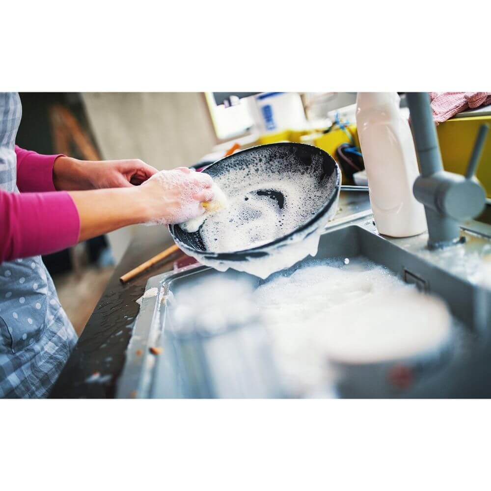 SANO Spark Detergent Lichid pentru Vase, 1 L, Parfum Flori de Migdale, pentru Piele Sensibila, Detergent Vase pentru Maini Sensibile, Detergent Vase cu Pompita, Detergenti Lichizi pentru Vase, Detergent de Vase cu Balsam