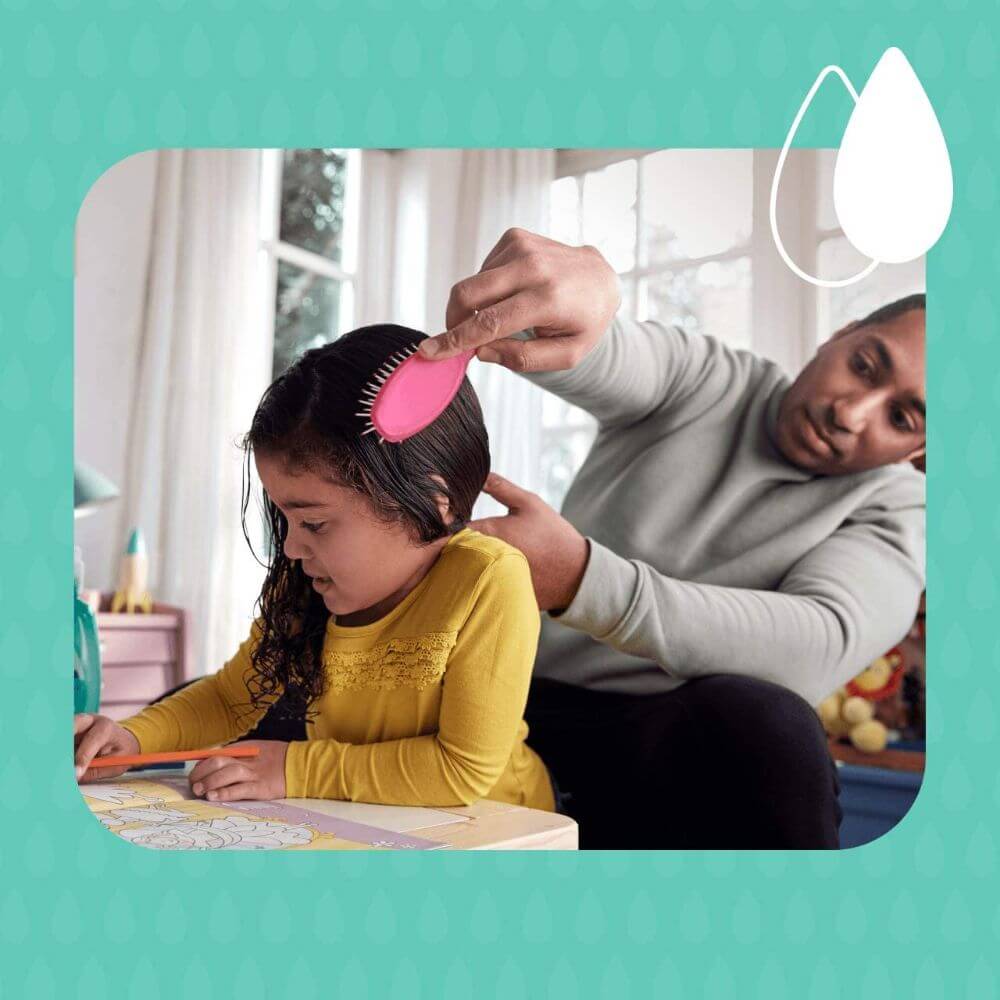 Sampon Johnson's Baby Camomila, 300 ml, cu Extract de Musetel, Sampon pentru Bebelusi, Sampon Ingrijire Bebelusi, Sampon de Bebelusi, Sampon pentru Par Sensibil, Produse Ingrijire Bebelusi, Produse Igiena Bebelusi