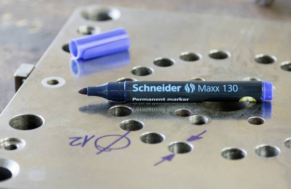 Permanent Marker Schneider Maxx 130, Varf Rotund 1-3mm - Galben