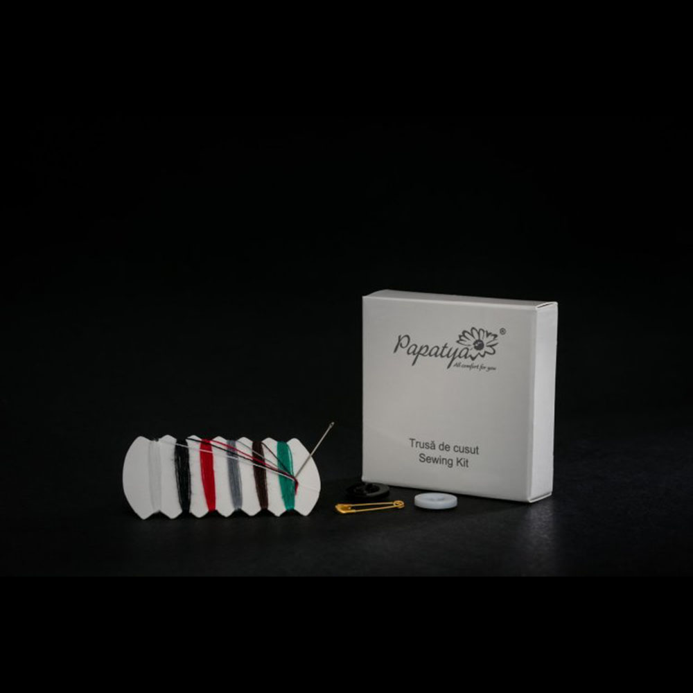 Set de Cusut Papatya format din 6 Culori AÈ›Äƒ, Ac, Nasturi, Ac de SiguranÈ›Äƒ, Ambalat in Cutie de Carton